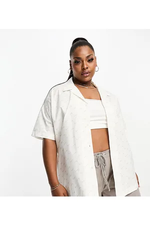 Nike Plus - Everyday Modern - Camicia color vela con stampa