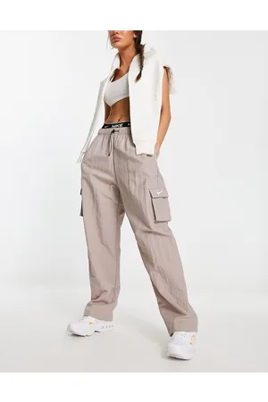 Nike Essentials - Pantaloni cargo color talpa