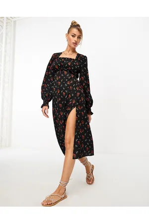 QED London Vestito midi blu navy a fiori con scollo a cuore e arricciature