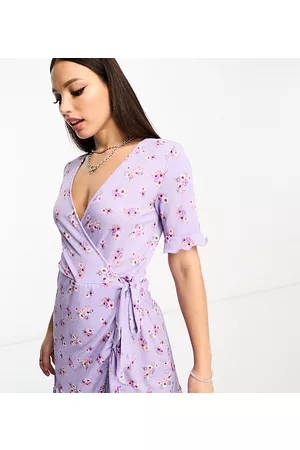 JDY Esclusiva - Vestito da giorno corto a portafoglio lilla a fiori vintage