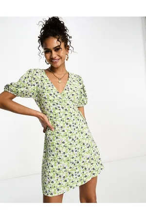 Glamorous Vestito corto a portafoglio verde a fiorellini rétro con maniche corte