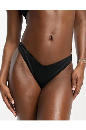 Hollister Slip bikini sgambato nero a coste con design a V in coordinato