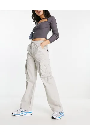 Bershka Petite - Pantaloni cargo dritti color pietra