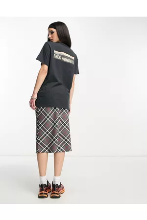 Berghaus Seek And Wonder - T-shirt boyfriend fit nera con stampa sul retro