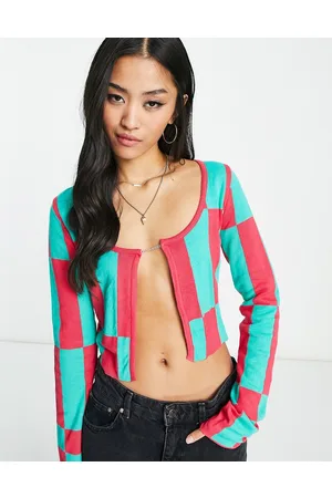Bailey Rose Cardigan taglio corto rosa a quadri con charm annodato