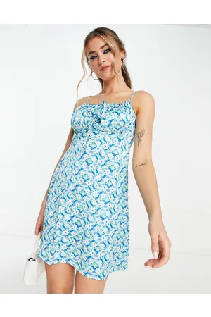Influence Vestito corto con spalline sottili in raso a fiori