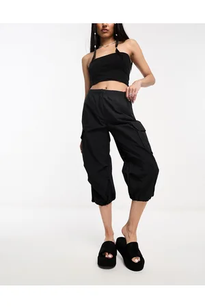 Weekday Thea - Pantaloni capri cargo neri