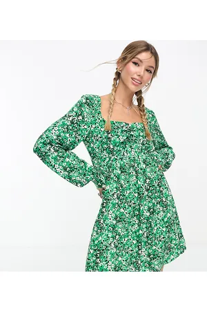 VERO MODA Esclusiva - Vestito corto a maniche lunghe arricciato sul davanti a fiori