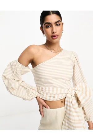 Never Fully Dressed Camicia monospalla allacciata in vita a righe beige