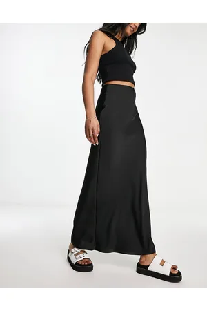 ASOS Gonna lunga in raso nera con taglio sbieco