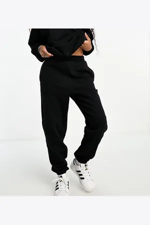 ASOS ASOS DESIGN Petite - Ultimate - Joggers neri in coordinato