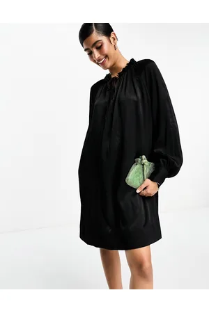 & OTHER STORIES Vestito in raso a maniche lunghe con volant sul collo