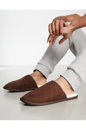 New Look Pantofole stile sabot scuro in pelliccia sintetica