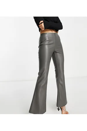 ASOS ASOS DESIGN Petite - Pantaloni a zampa grigi in pelle sintetica