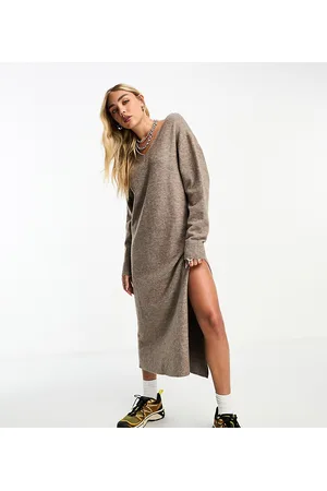 Weekday In esclusiva per ASOS - - Ellen - Vestito maglia scuro mélange con scollo a V e gonna al polpaccio
