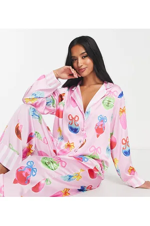 ASOS DESIGN - Barbie x Hello Kitty - Pigiama in viscosa con camicia e  pantaloni rosa