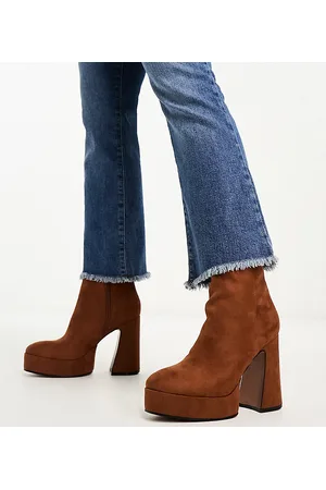 ASOS Wide Fit - Enchant - Stivali color cuoio a pianta larga con tacco e plateau