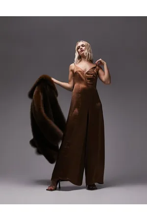 Topshop Tuta jumpsuit a fondo ampio in raso color cioccolato con spalline sottili