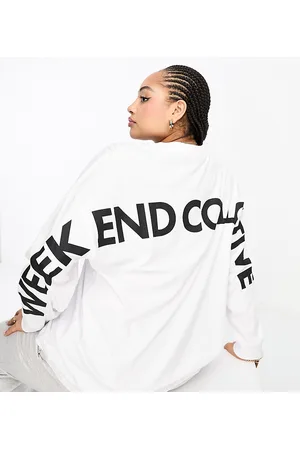 ASOS Curve - Maglietta oversize bianca a maniche lunghe con logo sul retro