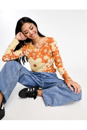 Pieces® Top a maniche lunghe in rete con stampa a fiori rétro e scollo a barchetta