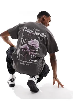 New Look T-shirt scuro con grafica a fiori