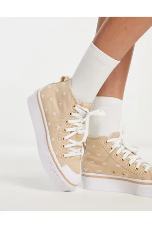 adidas Nizza - Sneakers alte beige con monogrammi e suola platform