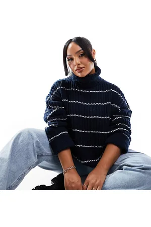 Pieces® Pieces Curve - Maglione con collo alto blu navy a righe bianche