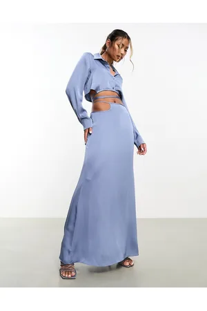 Aria Cove Gonna lunga in raso con cut-out e allacciatura laterale in coordinato