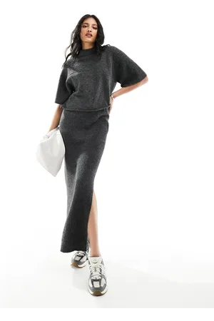 Pieces® Gonna midi in maglia antracite con spacco laterale in coordinato