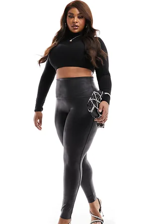 Spanx Plus - Leggings modellanti vita alta neri in pelle sintetica