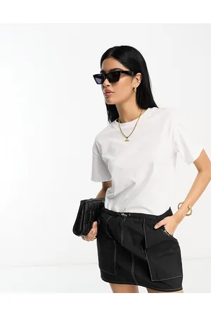 ASOS Vestito corto 2 in 1 con gonna cargo e t-shirt nero con cuciture a contrasto