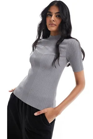 & OTHER STORIES Top aderente in maglia a coste sagomato