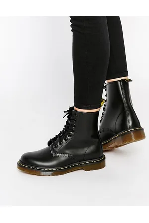 Dr. Martens 1460 - Scarponcini stringati in pelle liscia con 8 occhielli