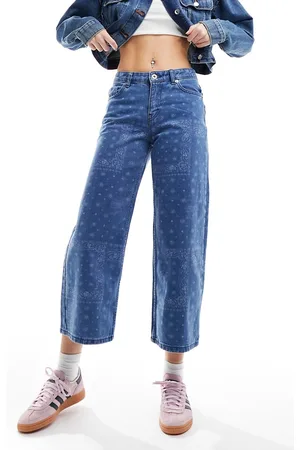 ONLY Sonny - Jeans corti con fondo ampio e stampa bandana