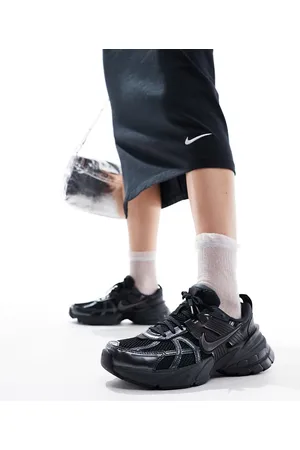 Nike V2K Run - Sneakers nere e grigio chiaro