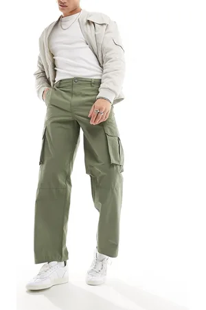 New Look Pantaloni cargo multitasche kaki scuro
