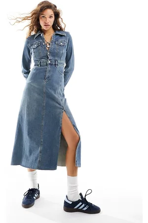 Urban Revivo Vestito lungo in denim lavaggio medio