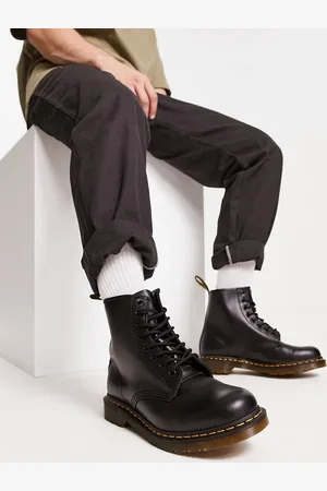 Dr. Martens 1460 - Stivali stringati in pelle liscia con 8 occhielli