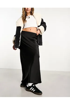 ASOS Gonna lunga in raso nera con taglio sbieco