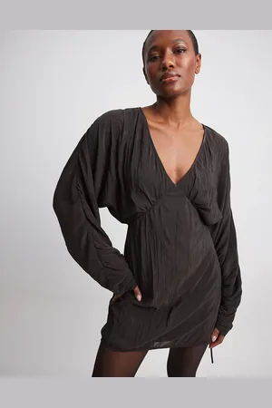 NA-KD Vestito corto con scollo a V e laccetti
