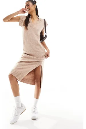River Island Academy - Vestito midi beige con spacco laterale