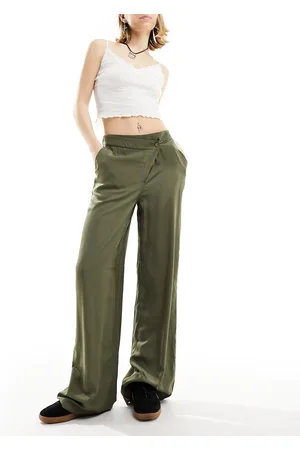 Noisy May Pantaloni a fondo ampio in raso kaki con fascia in vita asimmetrica