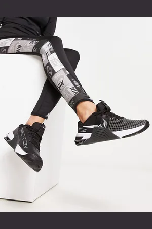 Nike Metcon 8 - Sneakers nere e bianche