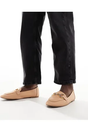 London Rebel Scarpe basse a punta color cammello con finiture con morsetti