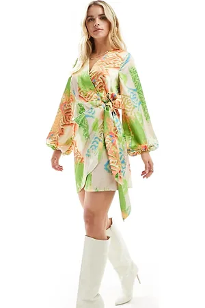 Never Fully Dressed Petite - Vestito corto avvolgente con stampa astratta