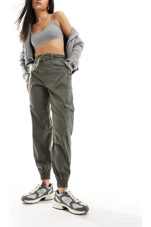 River Island Pantaloni cargo multitasche kaki con cintura