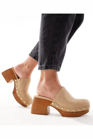 Bershka Zoccoli color talpa con plateau