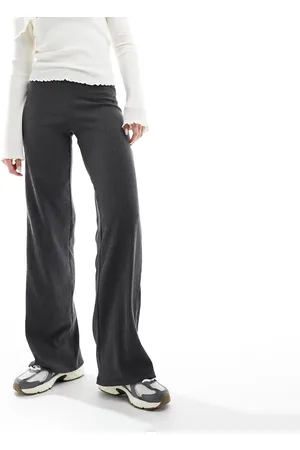 Bershka Pantaloni a zampa stropicciati grigio antracite