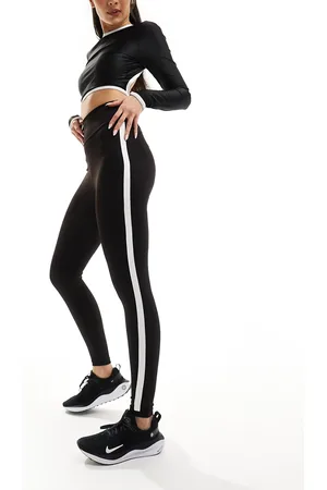 Stradivarius Leggings sportivi neri modellanti con profili a contrasto