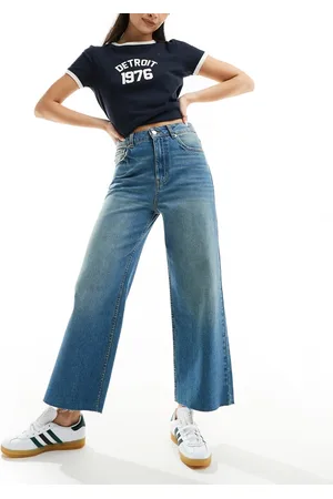 ASOS Jeans taglio corto tinto medio a fondo ampio